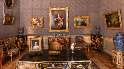 Картины Пикассо и породистые скакуны: что должны указывать казахстанцы во входной декларации
