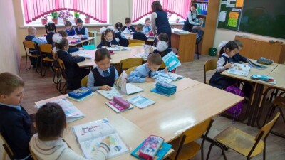 Когда в казахстанских школах введут изучение английского языка с третьего класса