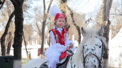 Депутат предложил утвердить День национальной одежды в Казахстане