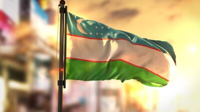 Государственный флаг разрешат вывешивать в домах и на машинах в Узбекистане 