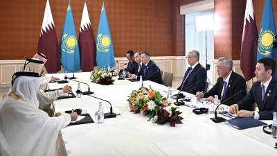 Токаев обсудил развитие Среднего коридора с премьер-министром Катара