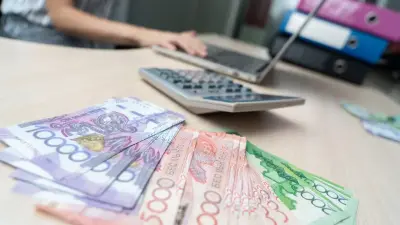 Кому предлагают самую большую зарплату в Казахстане