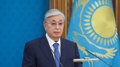Токаев вновь раскритиковал искажение казахского языка при спешном переходе на латиницу