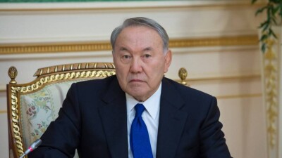 Отмену закона о Елбасы рассмотрят на совместном заседании палат парламента 13 января