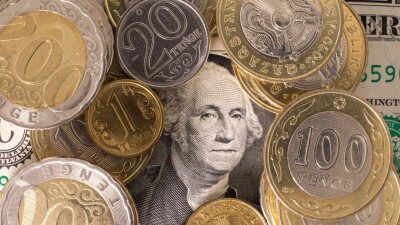 Поддержка тенге: сколько валюты продадут из Нацфонда в августе