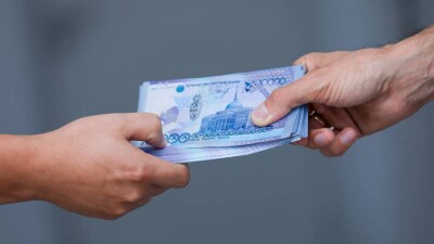 Подкуп по делу об изнасиловании в кабинете главы УП Талдыкоргана: 20 млн тенге присвоила секретарь суда