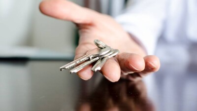 В Таразе нуждающиеся семьи помогали мечети строить жильё, но остались без обещанных домов