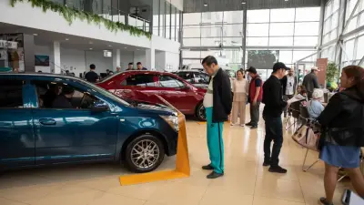 В Казахстане растёт спрос на автокредиты, но одобрять заявки стали реже