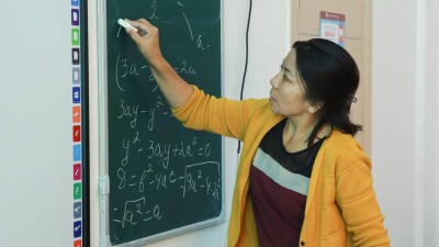 "Рискуем остаться без работы". Многие учителя не смогли записаться на тест по оценке знаний педагога