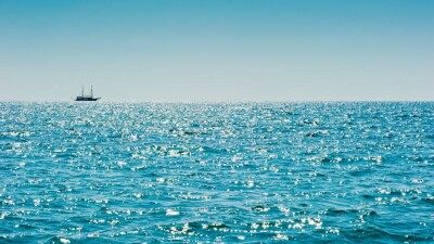 Два грузовых судна столкнулись в Балтийском море, несколько человек оказались за бортом