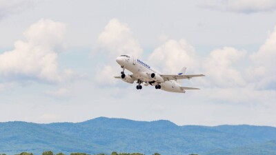 Летевший из Москвы в Актау пассажирский самолёт запросил аварийную посадку