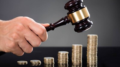 Мошенники украли у жительницы Караганды 11 млн тенге, но суд взыскал деньги с посредников