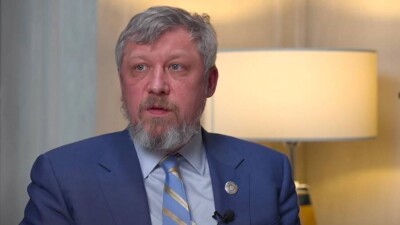 "Высказался на фоне того, что дома идёт война". Посол Украины извинился за свои слова о русских