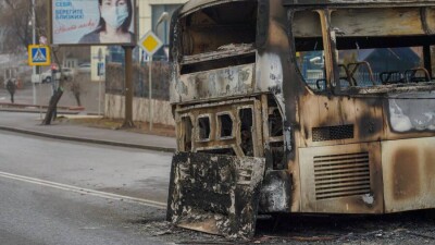 В Талдыкоргане из-за смерти задержанного при беспорядках арестовали двух правоохранителей