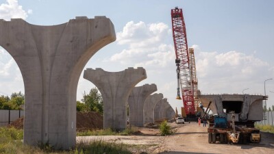 Строительство всех опор LRT завершили в Астане