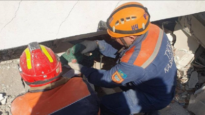 Казахстанские спасатели о работе в Турции: Найти живого человека в таких завалах – большая радость