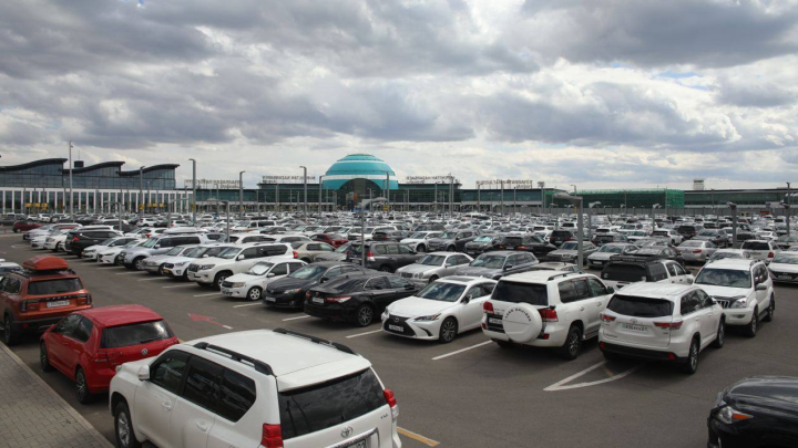 Стоимость парковки в аэропорту Астаны повысят с 1 августа