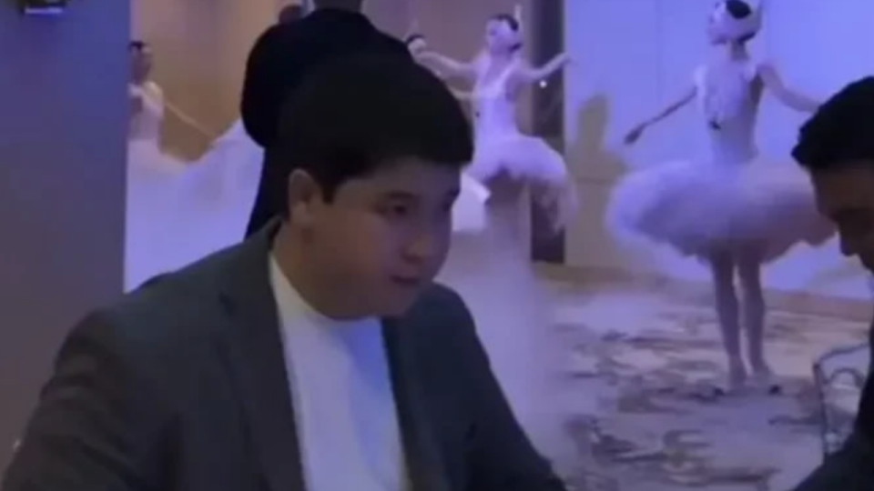 кадр из видео