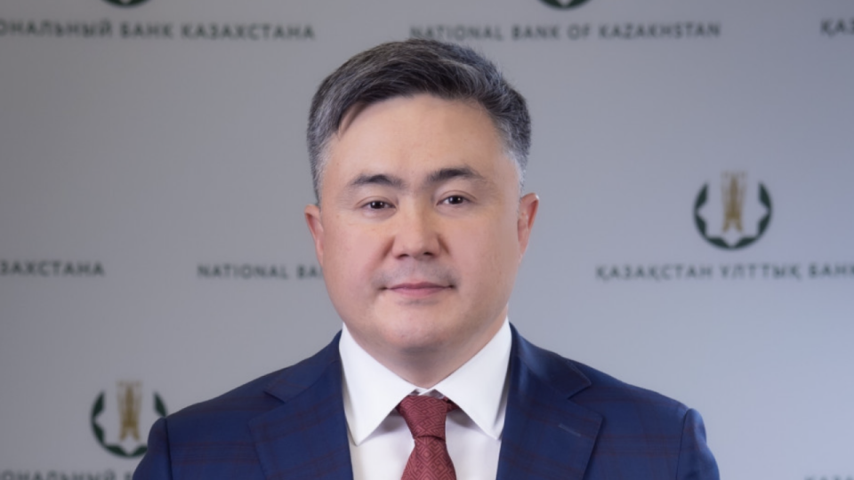 "Нарастить шкуру". Чиновники должны научиться принимать сложные решения за президента, считает глава Нацбанка