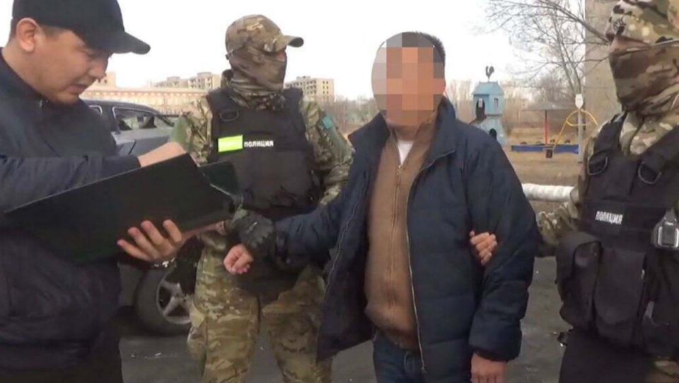 Адвокат из Караганды предлагал клиенту 6,5 млн тенге и 2900 долларов за ложные показания