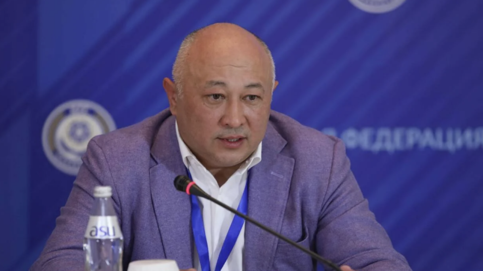 Адилет Барменкулов покинул пост главы Казахстанской федерации футбола
