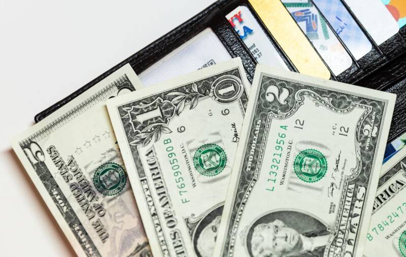 Сенат принял закон, который позволит Казахстану получать информацию о счетах граждан в США