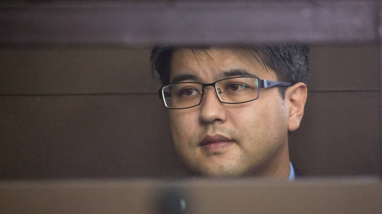 Бишимбаев экс министр. Куандык Бишимбаев в суде фото.