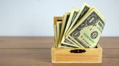 Спрос на доллары в Казахстане за месяц вырос в три раза, на рубли – упал в пять раз