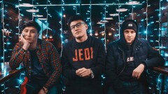 Солист "Ирины Кайратовны" извинился за инцидент с флагом Казахстана на концерте группы