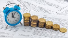Депутат: 555 тысяч казахстанцев просрочили платежи по микрозаймам