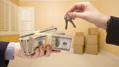 В Степногорске мошенники уговорили мужчину продать свою квартиру и перечислить им деньги