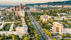 Сколько времени казахстанцы проводят в пути на работу