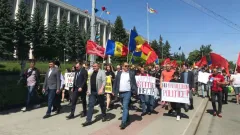 Молдавские социалисты вышли на митинг в поддержку задержанного экс-президента Додона