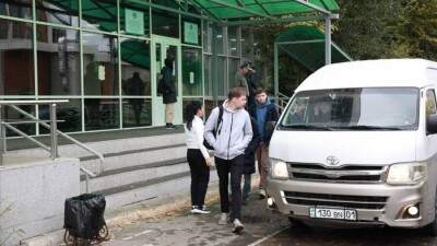 В Астане спецЦОН не может обслуживать иностранцев. Всех россиян перевезли в другой филиал