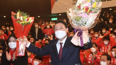 Президентом Кореи стал консерватор Юн Сук Ёль