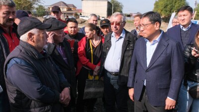 В микрорайонах Карасу и Кемел идёт активное благоустройство. Аким Алматы проверил ход работ