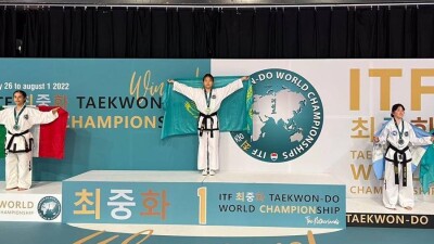 15-летняя казахстанка Яна Мун стала чемпионкой мира по таэквондо