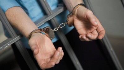 Вайнерам, рекламировавшим финансовую пирамиду, снова продлили арест
