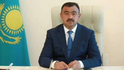 Аким Семея Бакытжан Байахметов стал сенатором