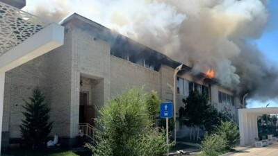 В Туркестане произошёл пожар в кафе возле музея-заповедника "Азрет-Султан"