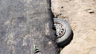 В Алматы колесо закатали в асфальт. В акимате заявили, что сделали это намеренно