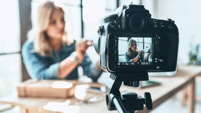 Частных судоисполнителей обяжут фиксировать работу на видео