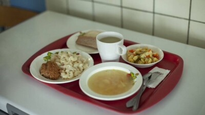 В Алматы учащиеся начальной школы будут питаться бесплатно
