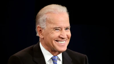 "Можете звать меня Биден". Байден пошутил над собой, когда не смог выговорить чужую фамилию