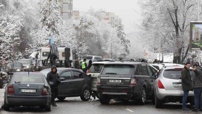 В Алматы столкнулись 13 автомобилей, два человека пострадали