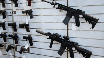 Во время беспорядков похитили около 1600 единиц оружия, в рейдах полиция изъяла 252