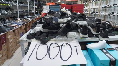 Футболка за 500, кроссовки за 1000 тенге. Насколько выгодно закупаться в Хоргосе в 2024 году?