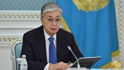 Токаев поблагодарил организатора самого масштабного урока игры на домбре