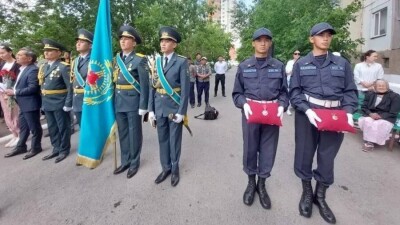 Память солдата, погибшего во время январских событий, увековечили в Караганде