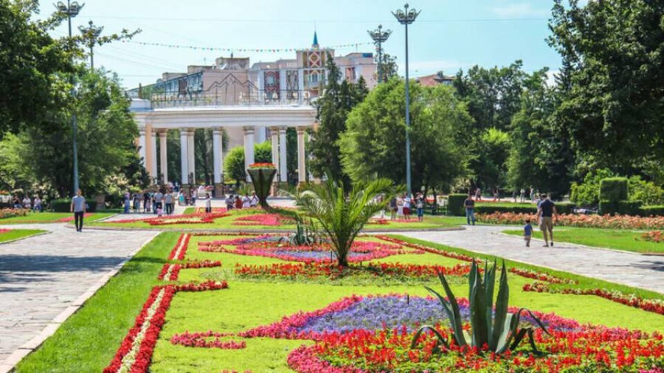 Опрос Informburo.kz: большинство алматинцев против строительства ресторана в парке Горького